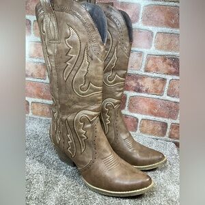 Very Volatile Raspy womens western Cowboy boots size 9